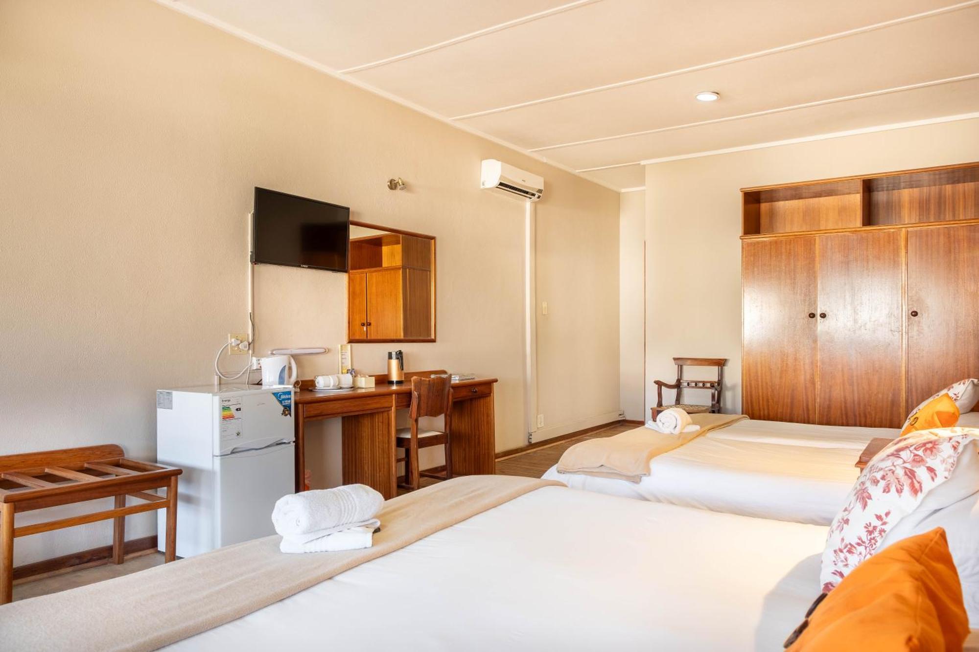 Karoo Country Inn Middelburg  Ngoại thất bức ảnh