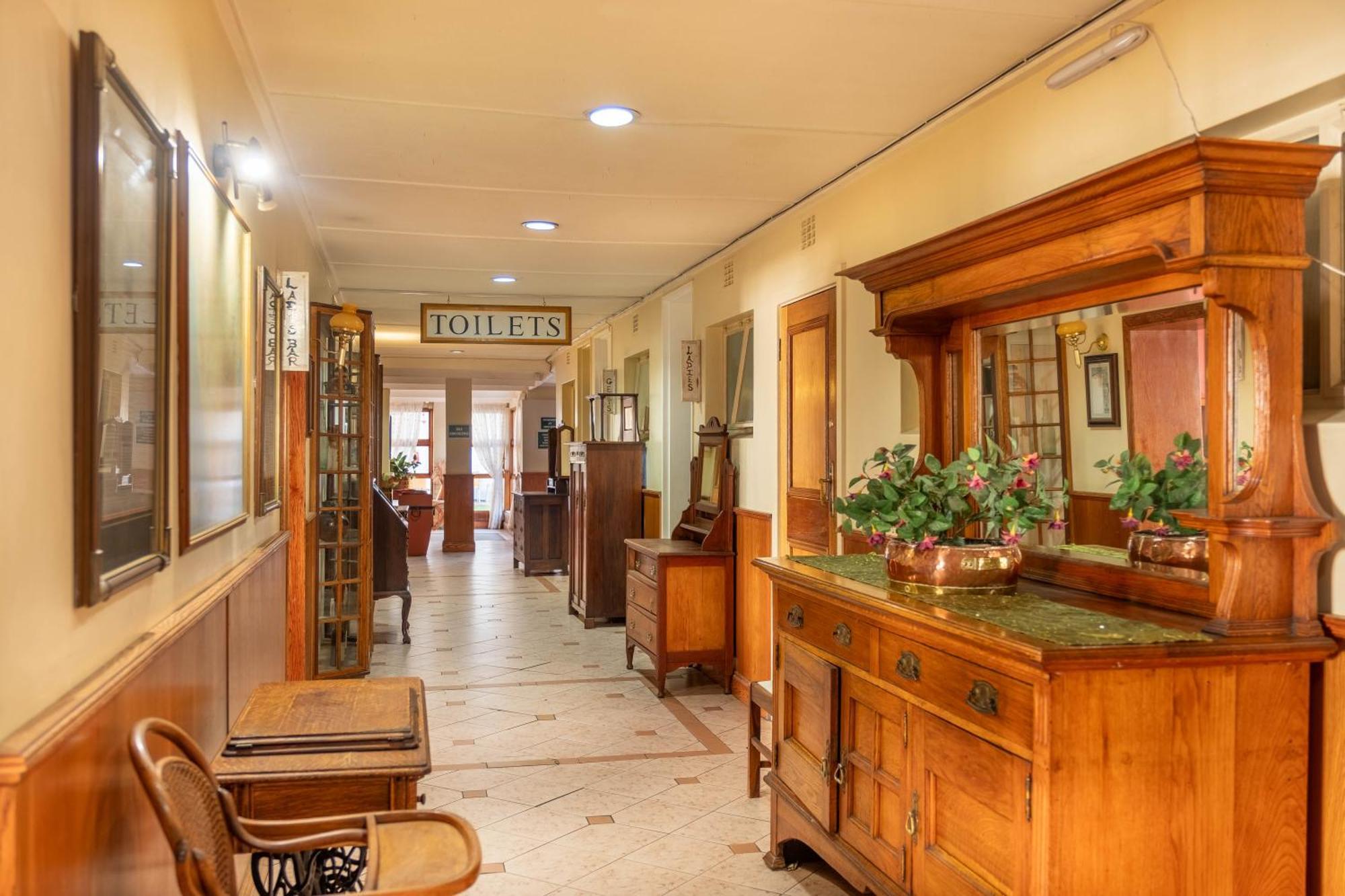 Karoo Country Inn Middelburg  Ngoại thất bức ảnh