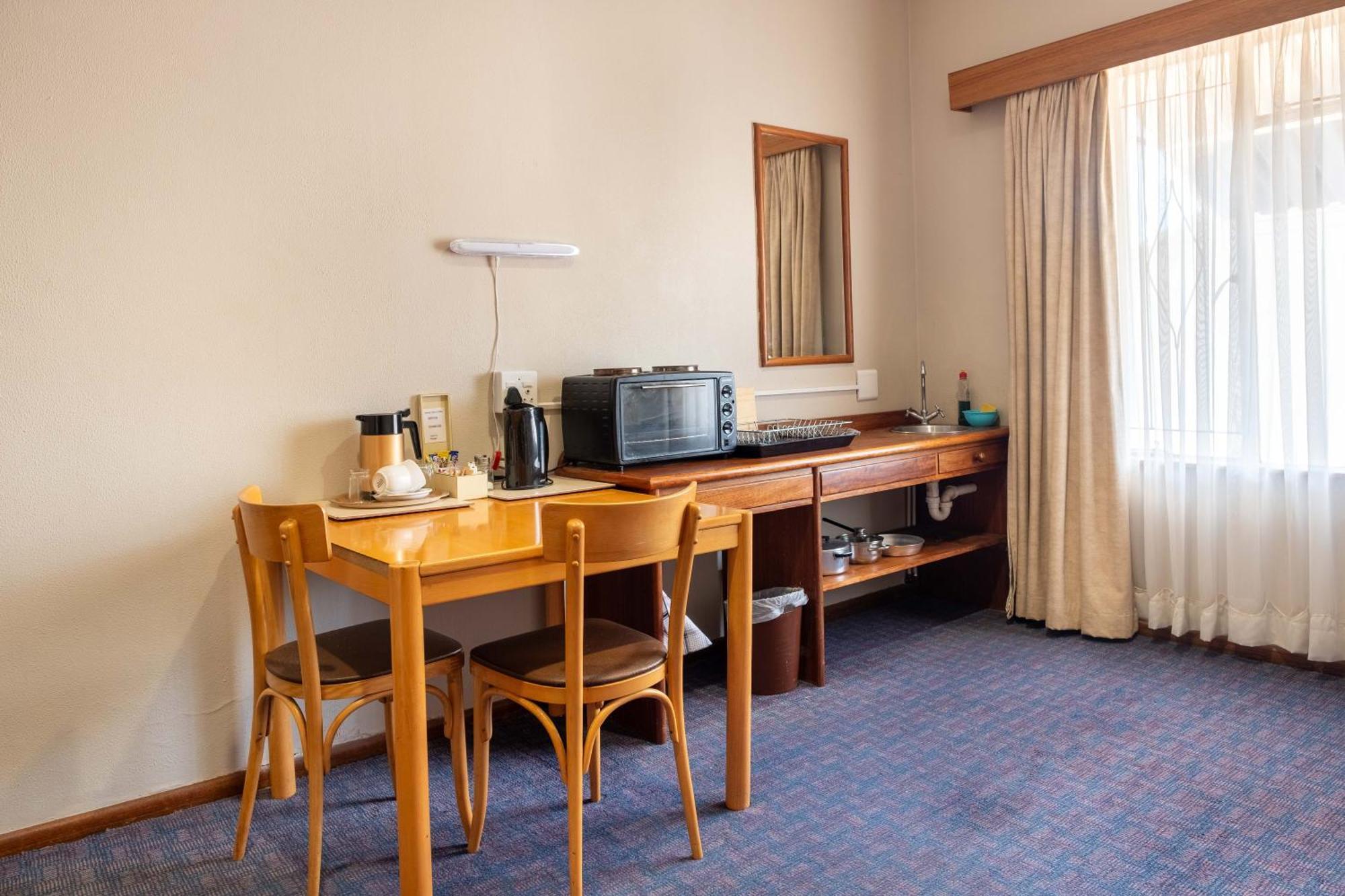 Karoo Country Inn Middelburg  Ngoại thất bức ảnh
