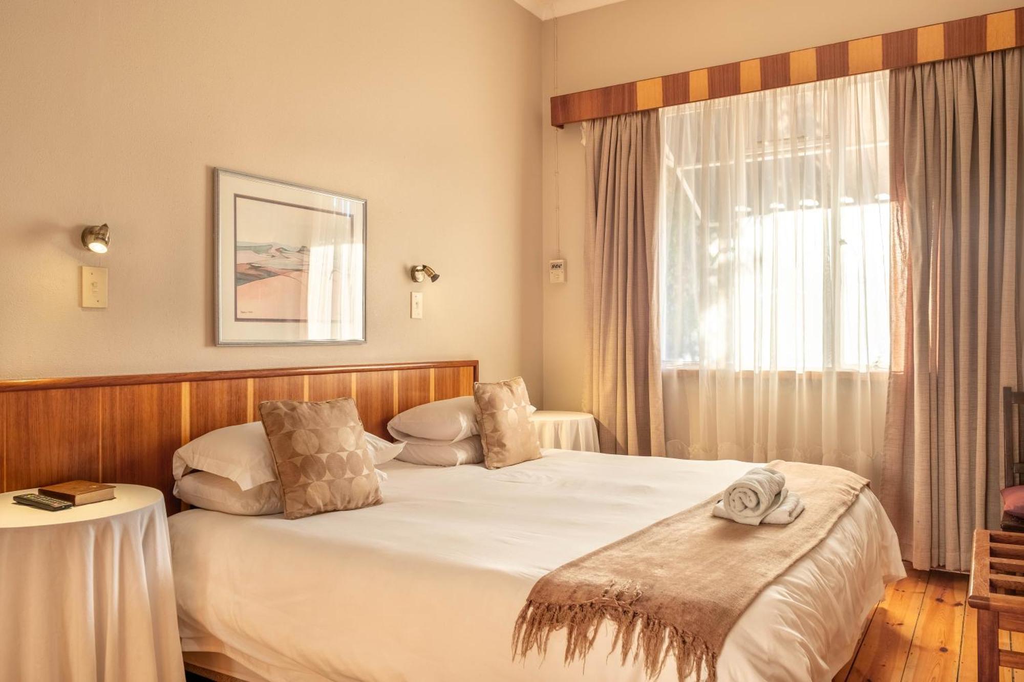 Karoo Country Inn Middelburg  Ngoại thất bức ảnh