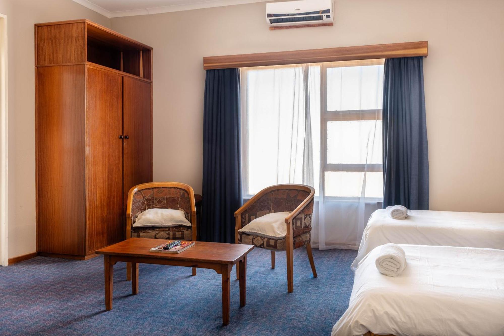 Karoo Country Inn Middelburg  Ngoại thất bức ảnh
