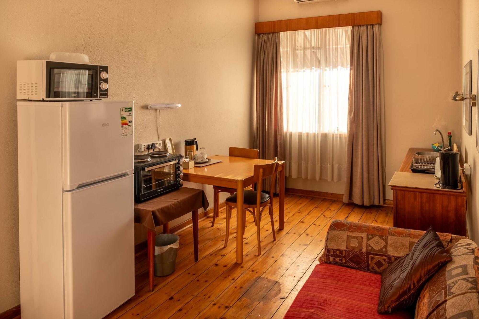 Karoo Country Inn Middelburg  Ngoại thất bức ảnh