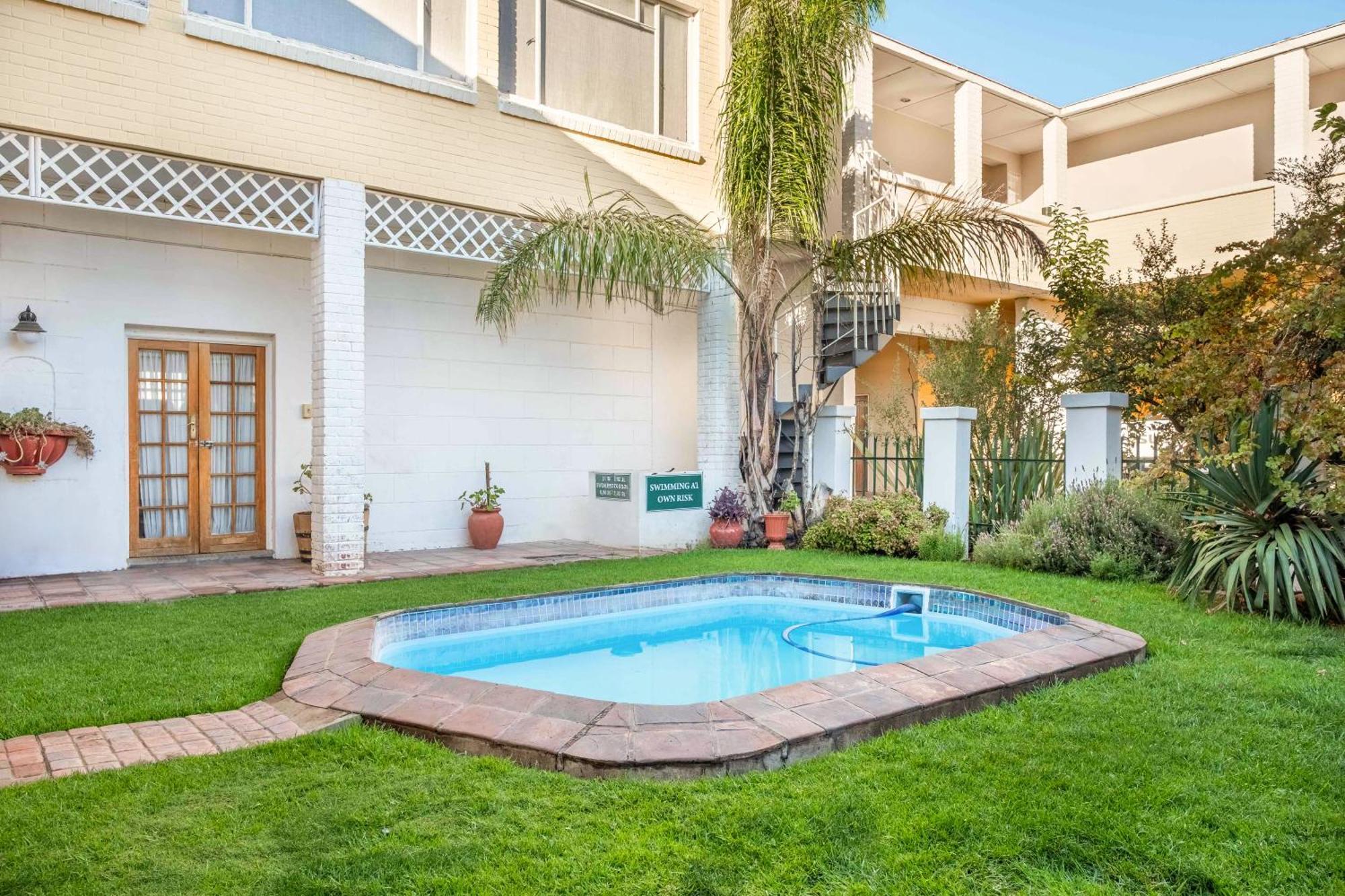 Karoo Country Inn Middelburg  Ngoại thất bức ảnh