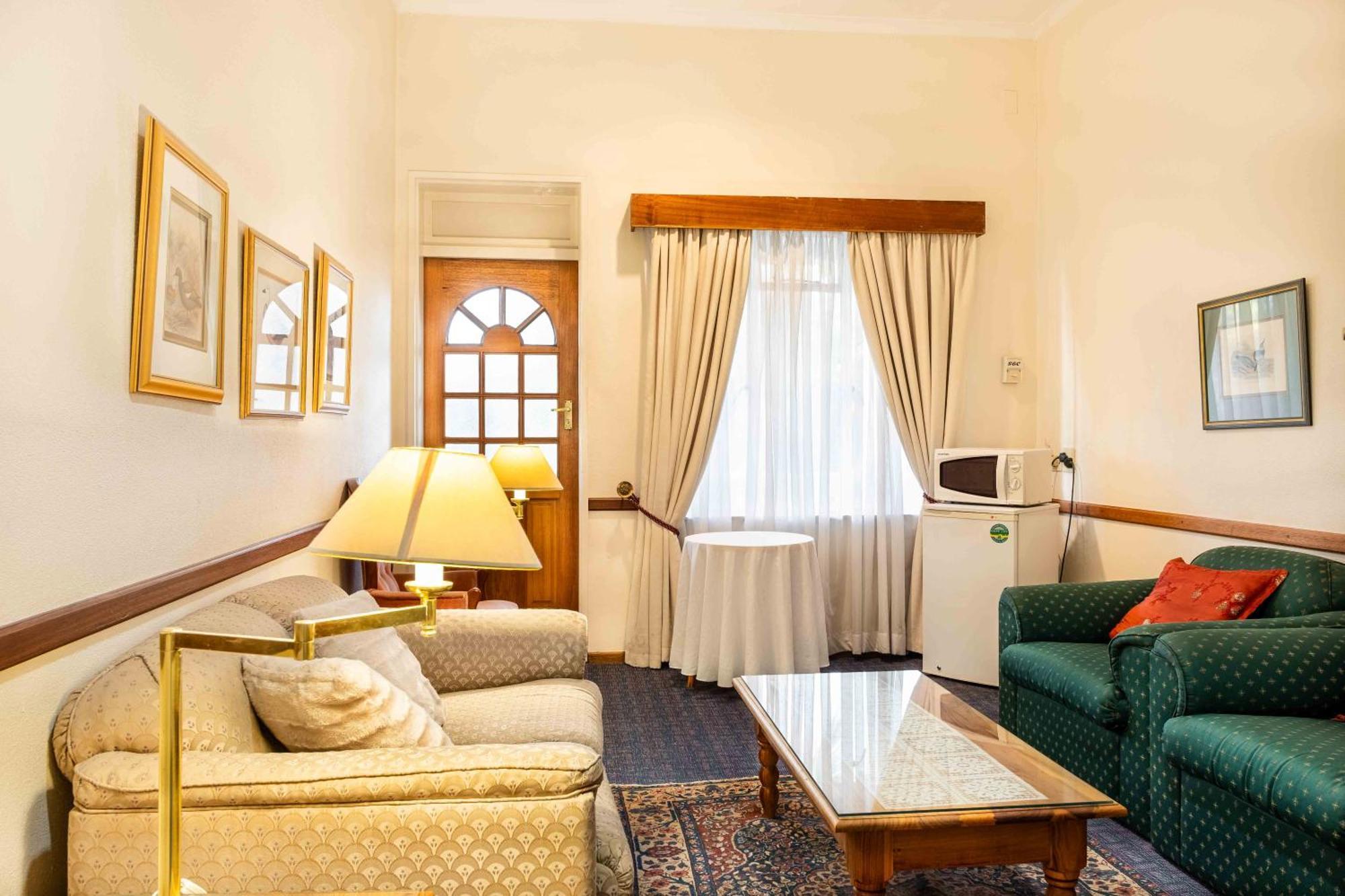 Karoo Country Inn Middelburg  Ngoại thất bức ảnh
