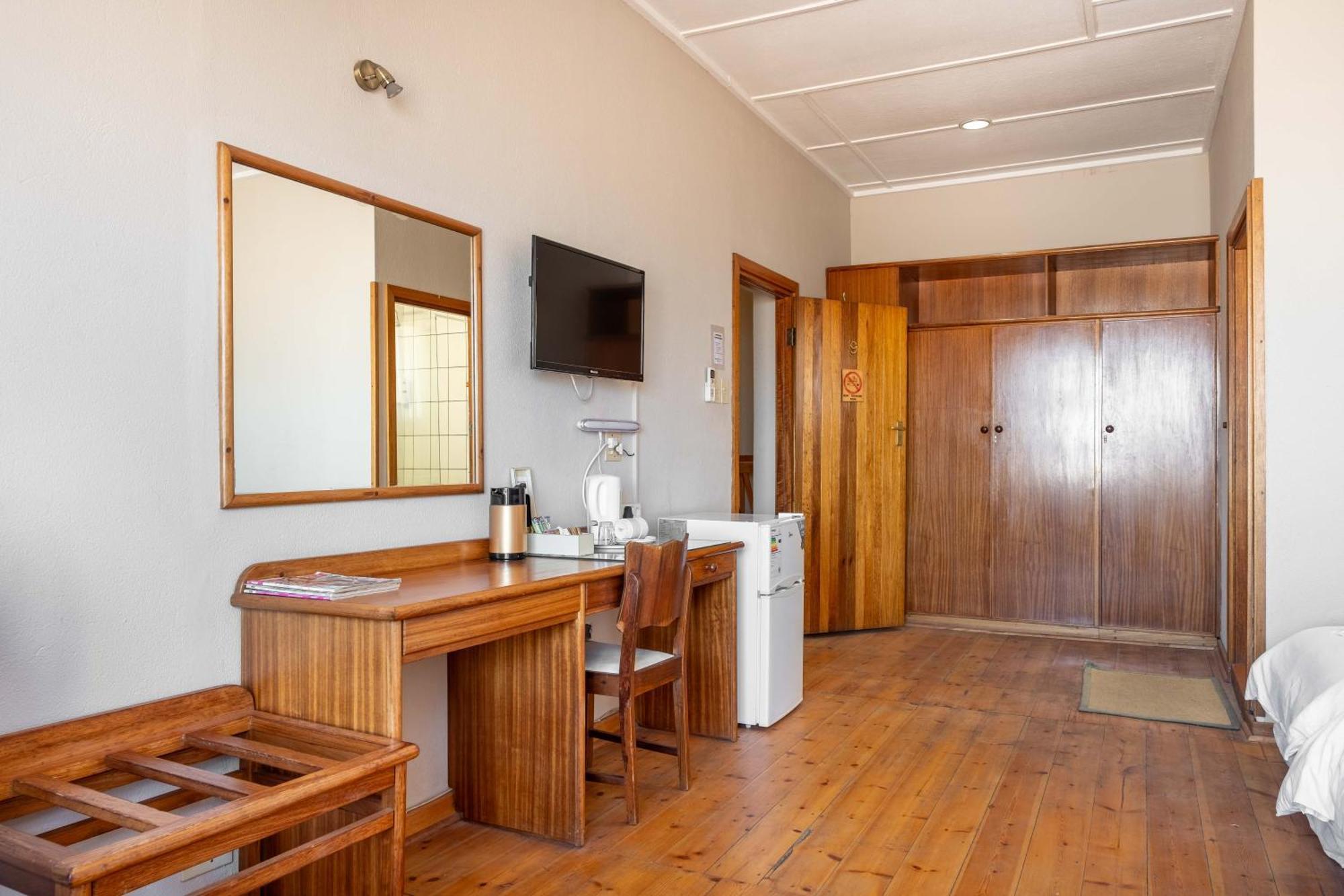 Karoo Country Inn Middelburg  Ngoại thất bức ảnh